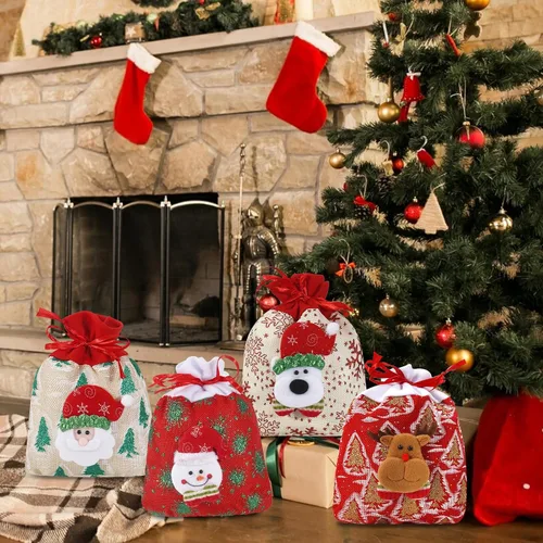 Vista 5 de SHANGRLA Bolsas de regalo de Navidad con cordón, diseño de muñeco de nieve, reno, Papá Noel y oso Lindas bolsas de regalo de Navidad para niños