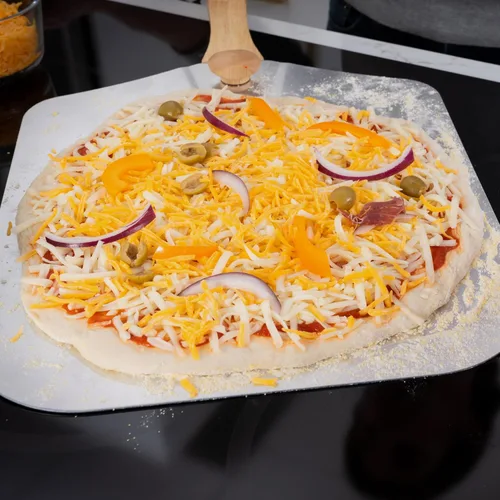 Vista 3 de Old Stone Pizza Kitchen - Pala de aluminio para pizza con mango de madera plegable, 12 x 14 pulgadas