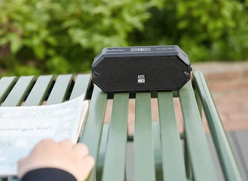 Vista 6 de Altec Lansing - Altavoz Bluetooth portátil inalámbrico HydraBlast, impermeable IP67 para fiestas, altavoces recargables USB C para exteriores
