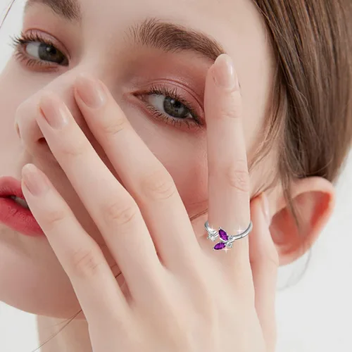 Vista 4 de AOBOCO - Anillo abierto de mariposa de plata esterlina ajustable, adornado con cristal de Austria, joyería para regalo de aniversario o cumpleaños