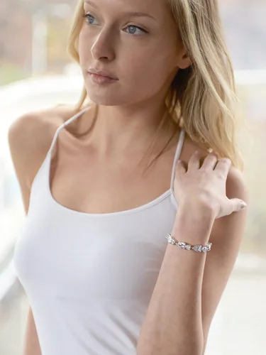 Vista 5 de Mariell Pulsera nupcial CZ, pulsera de tenis CZ para novias, circonita cúbica nupcial y joyería de boda, Metal Gema, Circonita cúbica