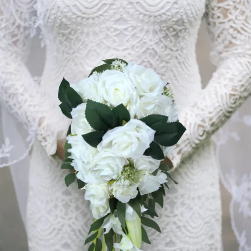 Vista 2 de Ramo de novia romántico, ramo de novia en cascada, rosas artificiales para boda, iglesia