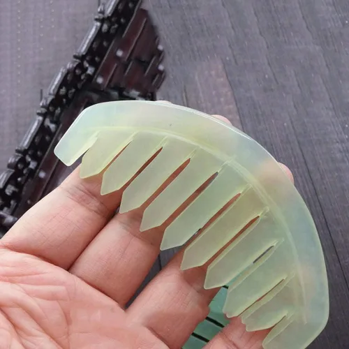 Vista 4 de 4 unids verde naturaleza jade piedra masaje peine tradicional natural jade masajeador de acupuntura terapia de cabeza tratamiento de punto gatillo