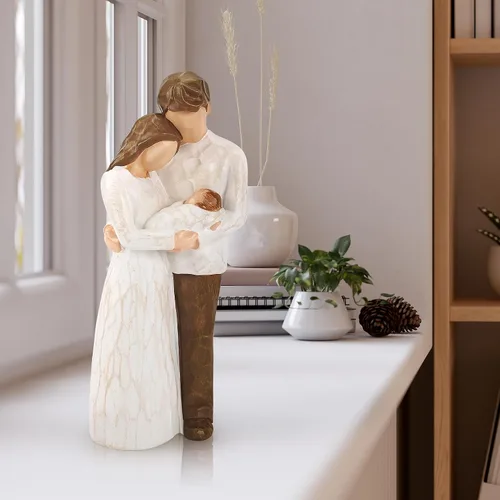Vista 3 de Regalos para nuevos padres para parejas, regalos para nuevas madres para mujeres, una familia de tres figuras, regalo para mamá y papá por primera