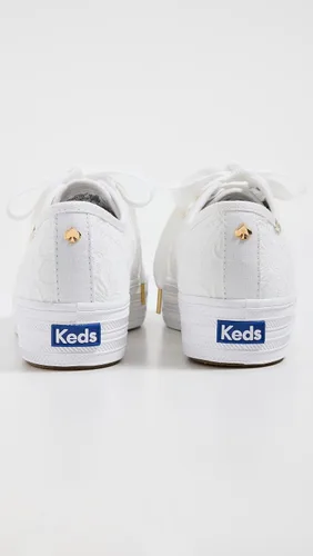 Vista 3 de Keds Tenis Triple Kick Ks con ojales florales para mujer