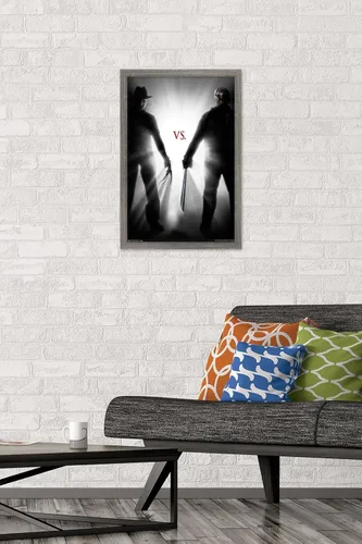 Vista 2 de Trends International Freddy vs. Jason - Póster de pared ligero, 14.725 x 22.375 pulgadas, versión enmarcada de madera de granero Versión enmarcada