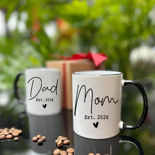 Vista 2 de EST 2026 - Juego de tazas de anuncio de embarazo para mamá y papá, regalos para padres primerizos, regalos de cumpleaños para madre primeriza y papá