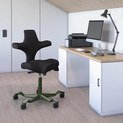 Vista 14 de HAG Capisco Silla de escritorio estándar ajustable, marco negro, asiento negro de vinilo ónix
