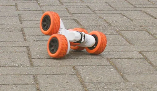 Vista 7 de LEXiBOOK - Crosslander Luminous Terrain Car, control remoto de muñeca, recargable, kit de acción electrónica, blanco/naranja