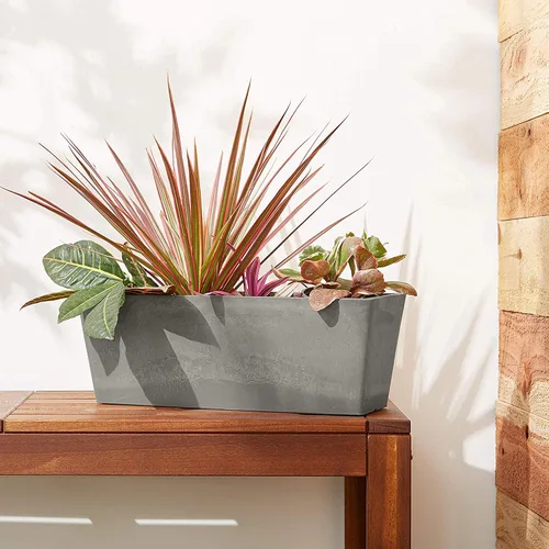 Vista 4 de Arcadia Garden Products PSW U45CT - Caja de ventana de plástico compuesto de piedra/madera, sin orificio de drenaje (perforable), 17.5 x 7 x 6