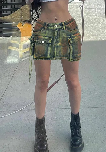 Vista 2 de DINGANG Falda pantalón de mezclilla para mujer para regreso a casa, pantalones cortos deshilachados de cintura alta, pantalones cortos de carga Y2K