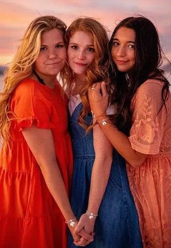 Vista 5 de PESOENTH Pulseras de mejor amiga para niñas de 234 a juego, pulseras de rompecabezas de corazón, amistad, mejor amiga, cumpleaños, regalos