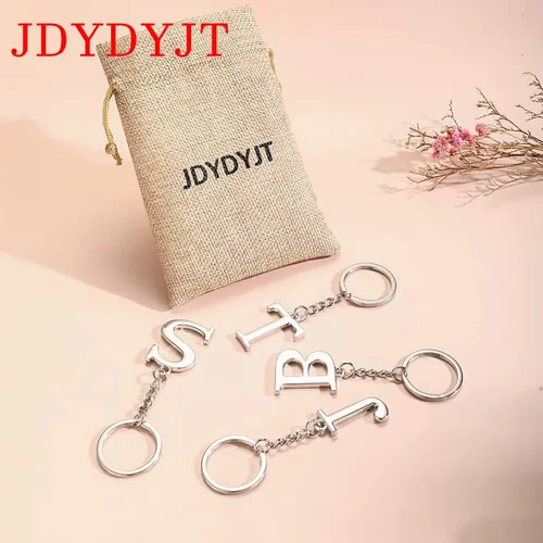 Vista 6 de Llavero de letra inicial de plata para hombres y mujeres, llavero personalizado con monograma del alfabeto para llaves de coche
