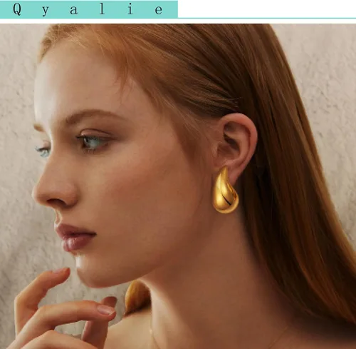 Vista 3 de Qyalie Aretes de aro de oro grueso para mujer, aretes de lágrima de moda, grandes, gruesos, ligeros, chapados en oro de 18 quilates, joyería