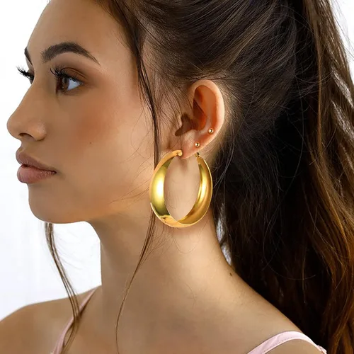 Vista 2 de U7 Aretes de aro gruesos para mujer, 3040603.150 in, aretes de aro dorados, joyería gruesa simple y pulida, aretes de aro negros