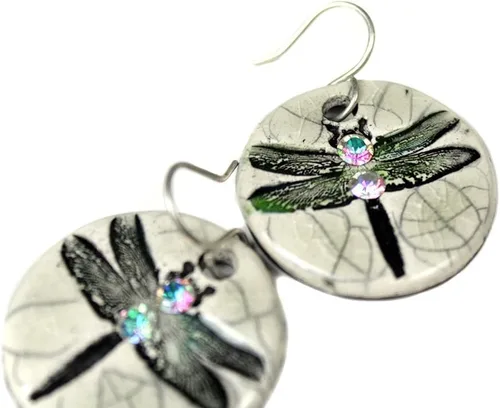 Vista 2 de Dragonfly Ceramic Earrings in Crackle