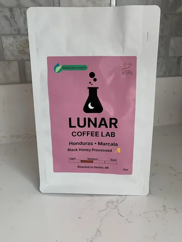 Vista 7 de Lunar Coffee Lab Café orgánico medio tostado medio descafeinado medio – Proceso de agua de montaña medio descafeinado Guatemala, mitad reliquia