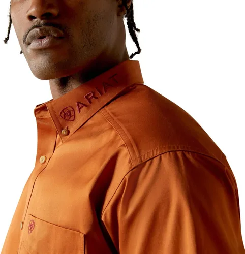 Vista 61 de Ariat Camisa de sarga con logotipo del equipo para hombre