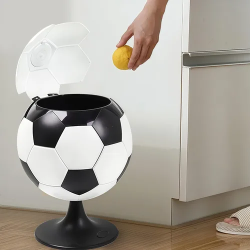 Vista 2 de Un cubo de basura automático con sensor de movimiento en forma de fútbol, contenedor de cocina manos libres sin contacto con tapa inteligente