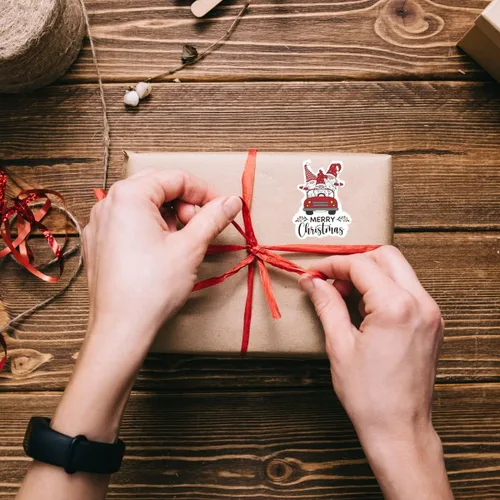 Vista 4 de Wailozco 200 calcomanías de gnomo de Feliz Navidad para sobres de pequeñas empresas, paquetes, productos hechos a mano, bolsas, bonitos sellos