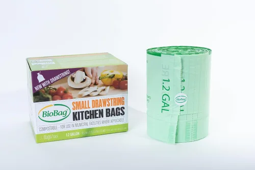 Vista 2 de Bolsas de basura compostables con cordón de 1.2 galones para restos de alimentos de BioBag, 80 unidades, certificadas por BPI, cumplen
