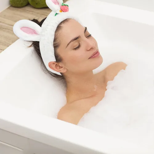 Vista 7 de CAVETEE Juego de 3 piezas de diadema linda - Diadema elástica cosmética de spa, pulsera para mujeres, cuidado facial y ducha Oreja de conejo blanco