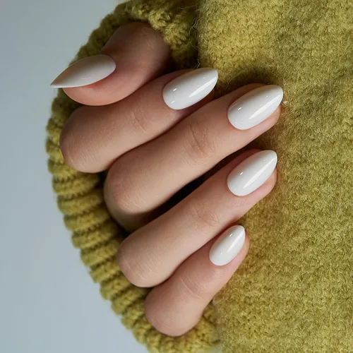 Vista 30 de CurvLife Uñas a presión con punta francesa de almendra media, color blanco Perfil luminoso