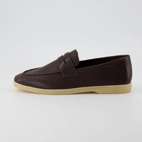 Vista 2 de CUSHIONAIRE Mocasines Jetset para mujer + espuma viscoelástica, anchos disponibles