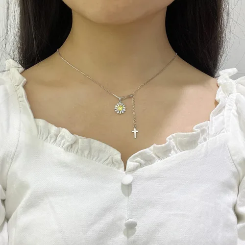 Vista 4 de Collar con colgante de flor de margarita de plata de ley 925 para mujer, cadena de caja de 0.039 in