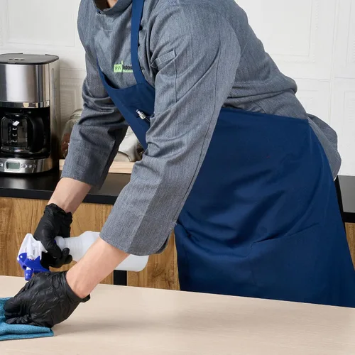Vista 6 de Restaurantware - Delantales con peto RW, 100 delantales con 3 bolsillos, longitud media, lavable a máquina, delantales unisex de poliéster negro