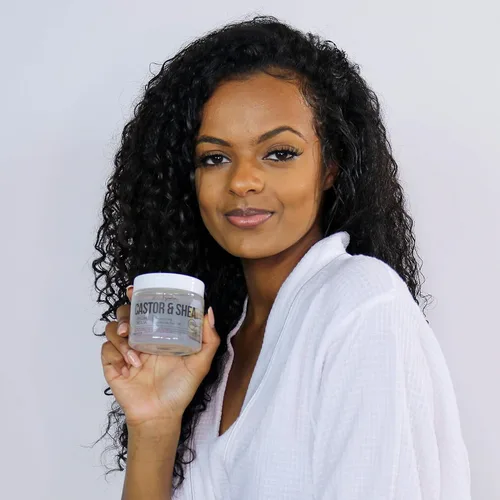 Vista 7 de Urban Hydration Máscara facial de ricino y karité Combate la piel seca, elimina las impurezas de la piel, exfolia y unifica el tono de la piel