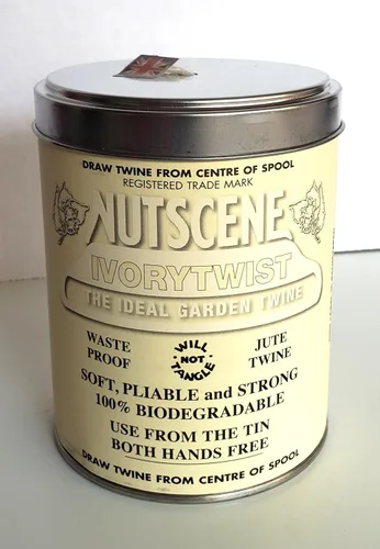 Vista 18 de NUTSCENE Lata Icónica (Lata de Cordel) con Su Cordel de Yute Escocés Tradicional y Agujero en la Parte Superior para Fácil Dispensación. 14