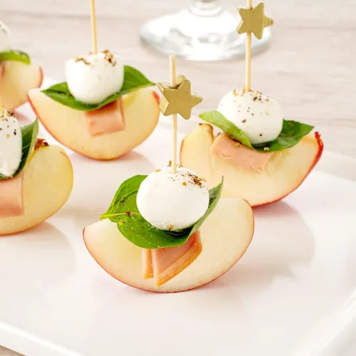 Vista 3 de Restaurantware Pinchos de comida de 3.5 pulgadas, 1000 palitos de canapé con estrella dorada, resistentes, desechables, de madera de bambú