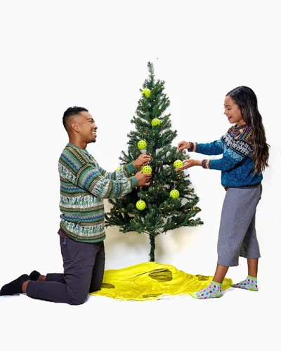Vista 5 de Adorno de pickleball - Adorno navideño de tamaño real para árbol, regalo divertido para amantes del pickleball, decoración navideña deportiva, 1