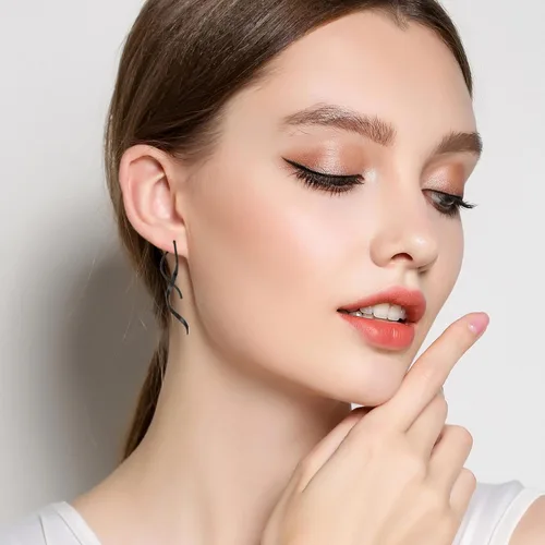 Vista 2 de Aretes de enhebrador en espiral, aretes de acero inoxidable hechos a mano de 0.63 oz para mujer, aretes curvados lineales trenzados, aretes