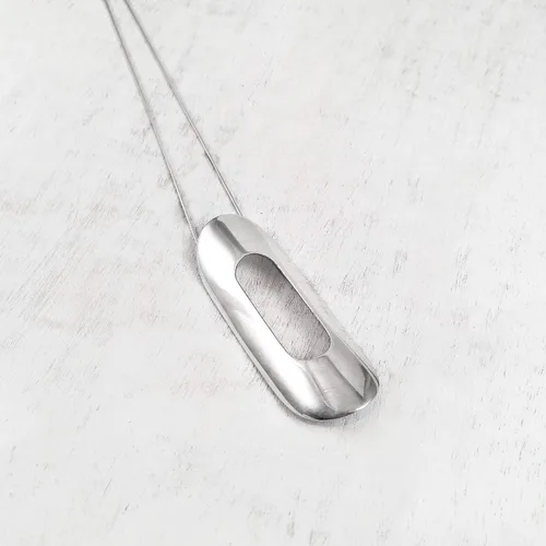 Vista 4 de Open Curved Long Oval Pendant Necklace, Sterling Silver 925 Polished Finish, Geometric Shape, Chain 17.5" Long, Handmade by Claudia Lira