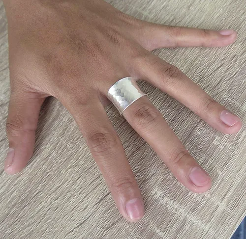 Vista 4 de Hammered Sterling Silver Handmade Wide Band Ring, Classic Shiny Finish Wrap Band, Adjustable to Sizes 6-12, Can fit Also as Thumb ring, Gift for Her