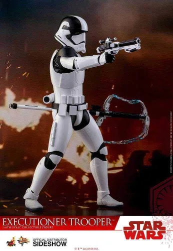 Vista 4 de Hot Toys HT903083 Ejecucionador Trooper Star Wars La última figura Jedi