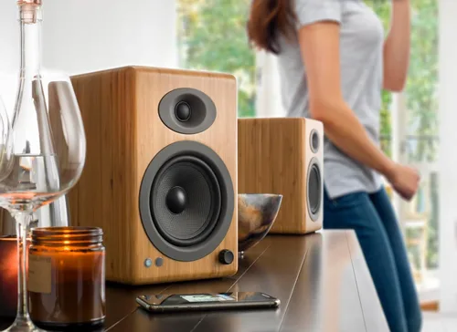 Vista 4 de Audioengine Altavoces inalámbricos A5+ para estantería - Altavoces Bambú