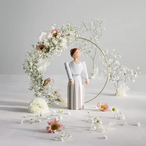 Vista 2 de Kay Bojesen Figura de madera de novia Haya FSC pintada 6.7 pulgadas