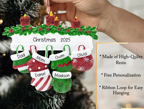 Vista 3 de Adorno de Navidad personalizado para familia de 6 miembros 2026 Manoplas con velas con purpurina en la decoración del árbol de Navidad del manto