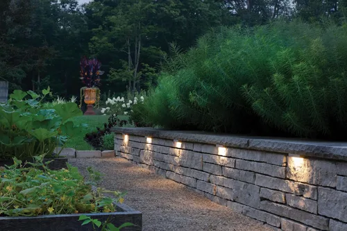 Vista 7 de Hinkley Landscape Lighting Nuvi 15446TT-10 - Juego de 10 luces medianas para paisaje, aleación de vinilo, carcasa de perfil bajo, soporte de Titanio
