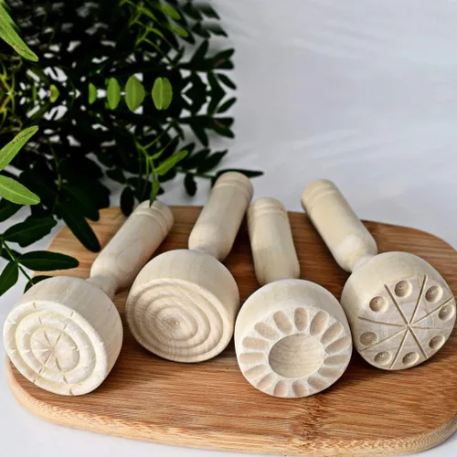 Vista 6 de OwnMy Juego de sellos de arcilla de madera, sellos de mango de masa de juego de madera, herramientas de cerámica con mango de madera, juego de 4