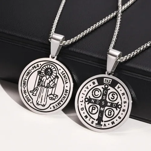 Vista 3 de Collar de plata de ley 925 con medalla de San Benito para hombres y mujeres, medallas sacramentales católicas para protección contra el mal, joyería