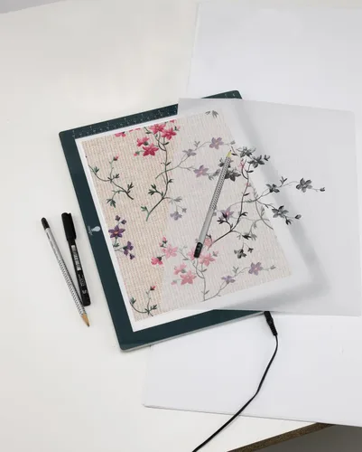 Vista 4 de Almohadilla de luz LED A4 ultrafina para trazado y dibujo, brillo regulable con función de memoria, ideal para artistas, diseñadores y artesanos
