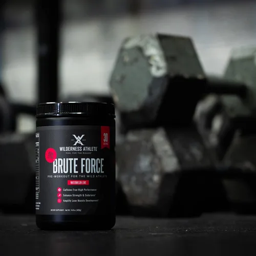 Vista 3 de Wilderness Athlete - Brute Force (preentrenamiento sin cafeína) Mezcla de polvo energético sin estimulación para antes del entrenamiento - Energía