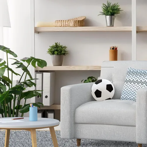 Vista 7 de Almohada en forma de bola de felpa de fútbol de 11 pulgadas, juguete de decoración de habitación de niño de fútbol