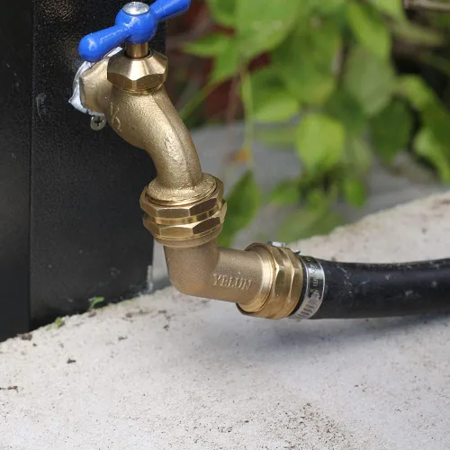 Vista 5 de Conector de codo de manguera de jardín, accesorios de tubería de latón macizo de 45 grados, codo de manguera, elimina el estrés y la tensión
