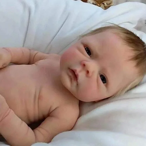 Vista 4 de EURORA Muñecas Reborn Baby Girl de 18 pulgadas, cuerpo de silicona de vinilo, muñecas de bebé Reborn con ropa y biberones, regalo para niños a