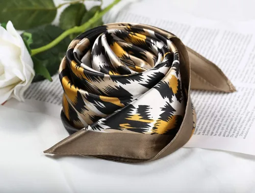 Vista 2 de Allegra K Pañuelos cuadrados con estampado de leopardo para mujer, pañuelo y cuello